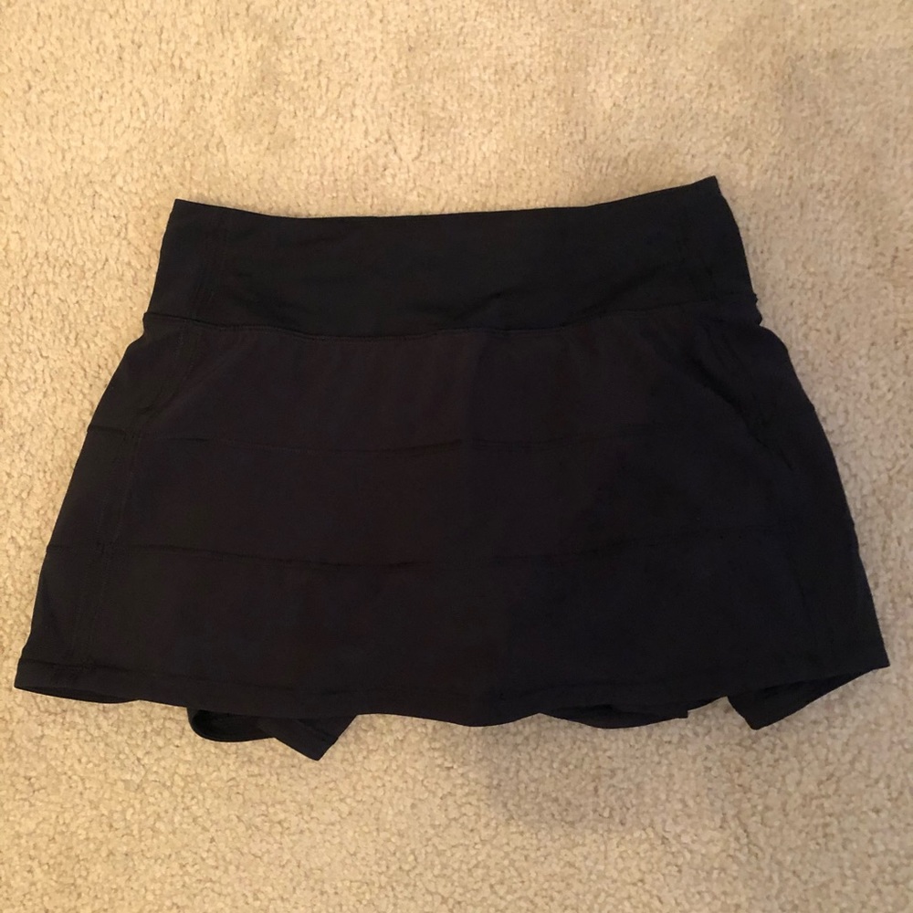 Lululemon skirt size 2 NWOT